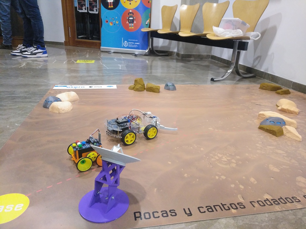 coitta_aagit's tweet photo. El pasado 28 de abril se celebró #GRANABOT, evento de robótica educativa organizado por el @clubroboticagra y en el que fuimos entidad colaboradora. 

ℹ️ ¡Asistieron más de 3.000 estudiantes de toda Andalucía! https://t.co/BZYuCVW4d7
