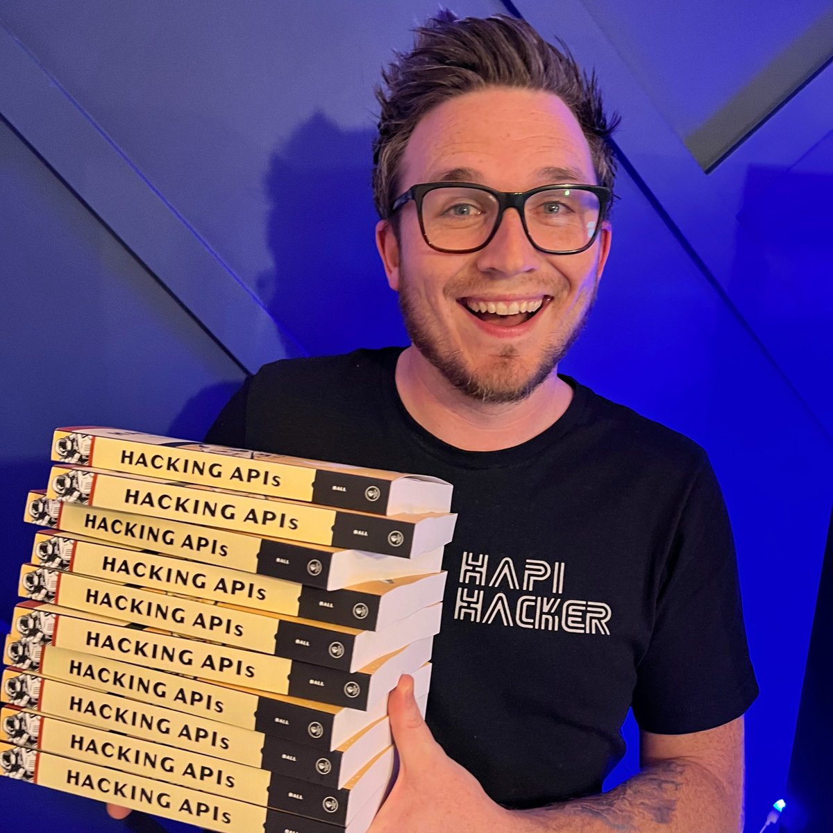 Hacking APIs Book Giveaway sponsored by APIsec.ai! We are giving away 10 print books. One entry per: ♥️ Like 🔁 RT 👑Bonus entry to anyone who follows @apisec_ai. Ends in 48 hours!