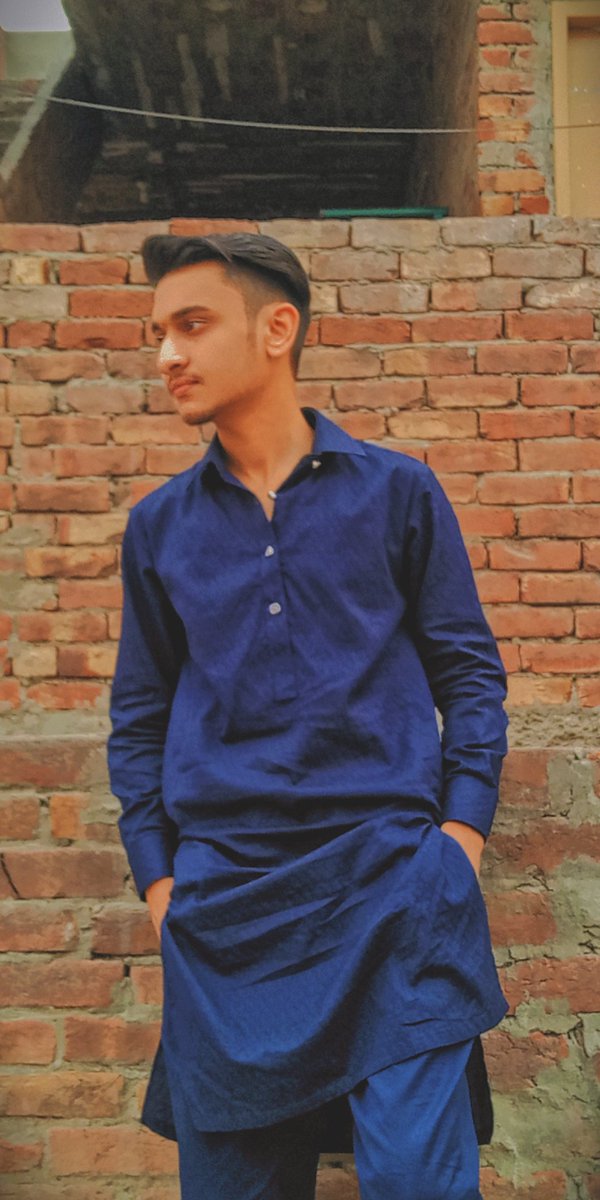 Eid Mubarak to everyone
Remember me in your prayers 🙏