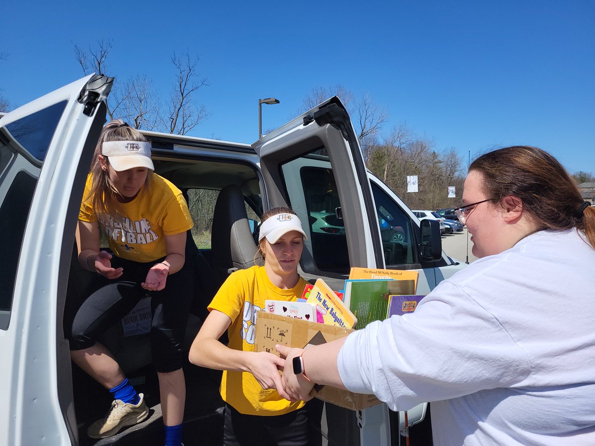 Arrows in the community! 📚 250+ books were collected and shared with children and families in Geauga County for Women United. Thank you to everyone who donated! #ArrowsNation