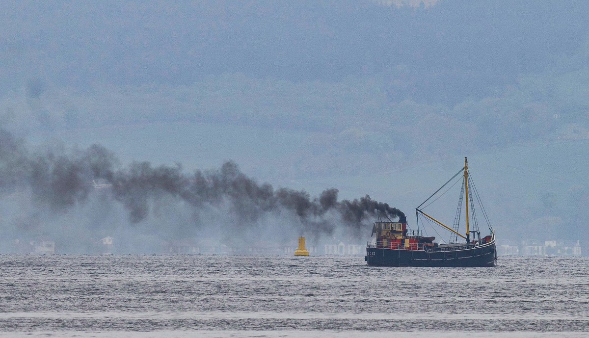 SheilaLWeir's tweet photo. Chust give me more steam Macphail!π
Vic 32 puffing away on the Clyde today #vic32 #puffer #steampuffer #shipping #firthofclyde #clyde #scotland @VisitScotland #crinancanal #cruise #travel https://t.co/Vg5EWzLPj1