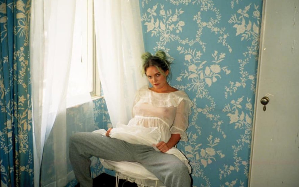 ToveLo_Daily's tweet photo. As #TL5 rollout starts, make sure to give one last round of appreciation for #SunshineKitty, her most introspective and cohesive story of growing pains. She delivered bold looks, intense music, wild features and insane visuals. You will always be famous SK 💞🐱🐾 https://t.co/Ccm5IwXHRl