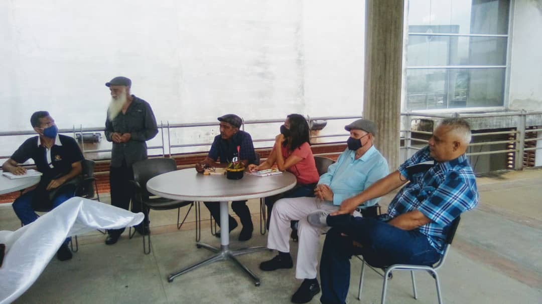 Imculmatnosune's tweet photo. Artistas plásticos presentes: maestro José Fornes, Ivan Maicán, Elianny Rondón, Adelmo Guzmán, Leonardo Rodríguez,  Egdalis Villarroel, Juan Frontado.

Presentes estudiantes de la Escuela de Pintura José Fornes, del @IcumEsCulturaMo 

#Maturin
#Monagas
@ANAFUENTES_PSUV https://t.co/WY2dHNciwc