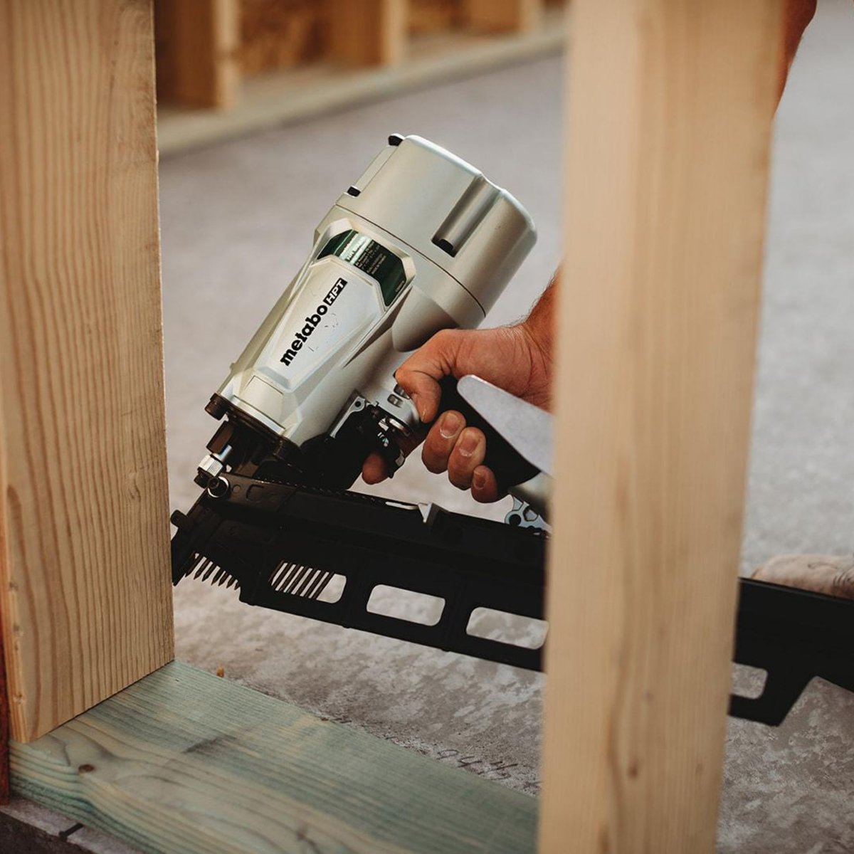 MetaboHPT_CAD's tweet photo. Pro Preferred for 8 years running, our nailers have proven excellency, durability, and reliability. Dominate the jobsite with the elite.
#MetaboHPT #ProPreferred #Framer #Framing #Pro #Construction #Jobsite #Build #DurabilityFirst https://t.co/mgAMA2DbkB