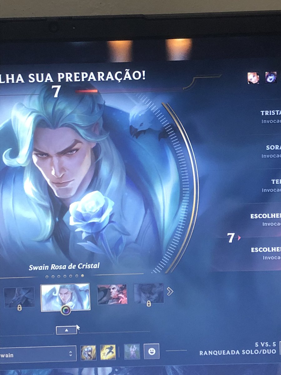 Aly_potions's tweet image. Eu seria tão feliz se conseguisse jogar uma partida de LUX