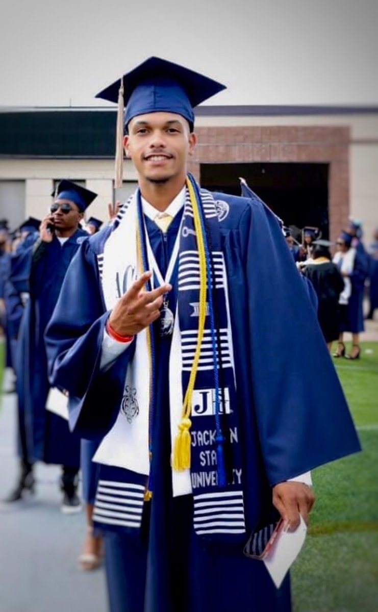 charmngred's tweet photo. I am so proud of this young man for staying the course. After all that has happened in the last few years with his dads illness, he pressed forward. Thanks to whomever for the pics for these are the only pics I have of my son due to his dad getting sick during the ceremony. https://t.co/wIMzHKUlx2