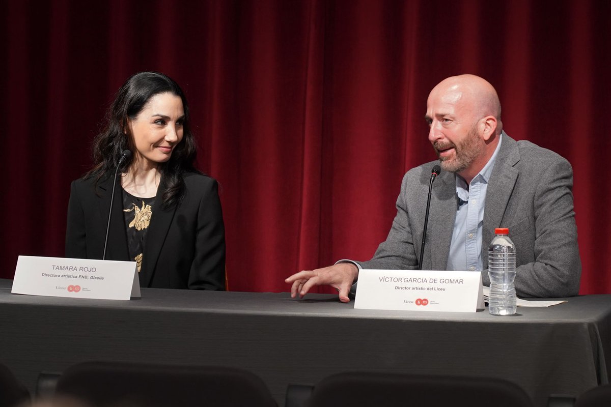 🩰 Arriba al Liceu 'Giselle', l’esperada producció de @ENBallet que compta amb la direcció artística de <a href="/TamaraRojo1/">Tamara Rojo Diez</a> 

<a href="/AkramKhanLive/">Akram Khan Company</a> firma una onírica relectura d’aquest ballet clàssic 

🔗 liceubarcelona.cat/ca/lenglish-na…

#GiselleLiceu