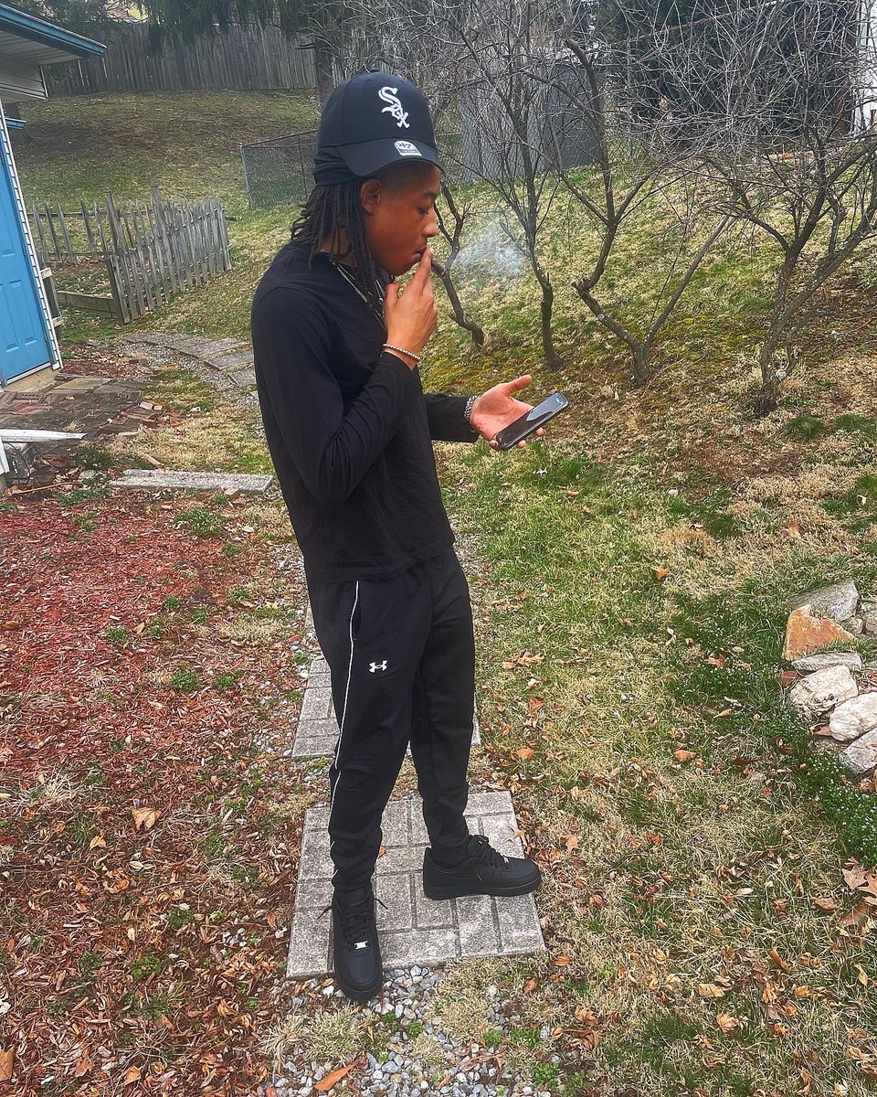 karuitup's tweet photo. In them trenches, I'm a G.O.A.T. 🐐🏦✨
Like my Mama Fuck Ghost 👻🥷🏽 https://t.co/6uc71weWAC