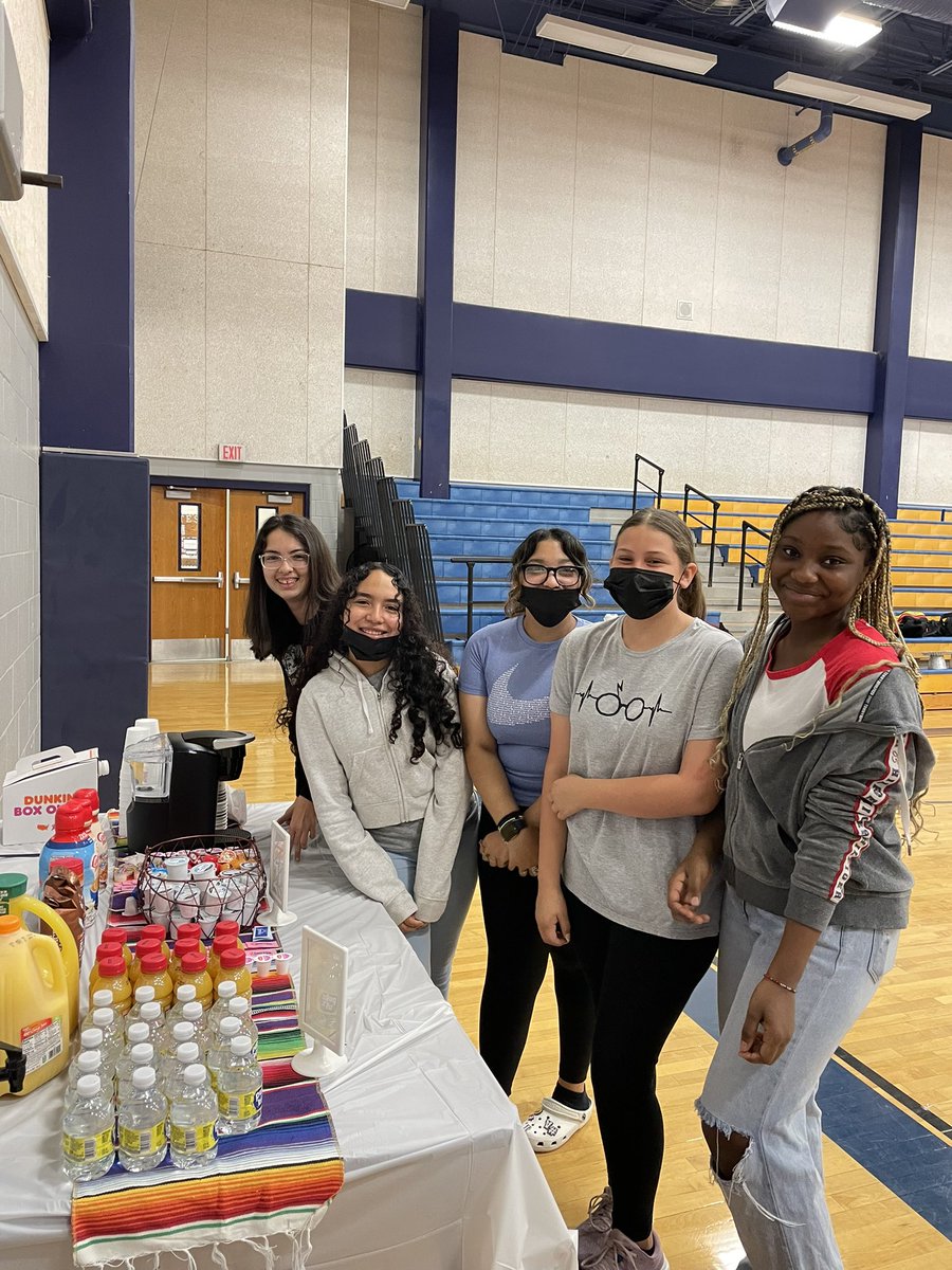 <a href="/NISDConnally/">Connally Coyotes</a> our Athletes celebrated our teachers today with a HUGE breakfast! A big thank you to all our athletes and parents who helped feed our staff! <a href="/ConnallyCoyotes/">Connally Coyote Boys Athletics</a>