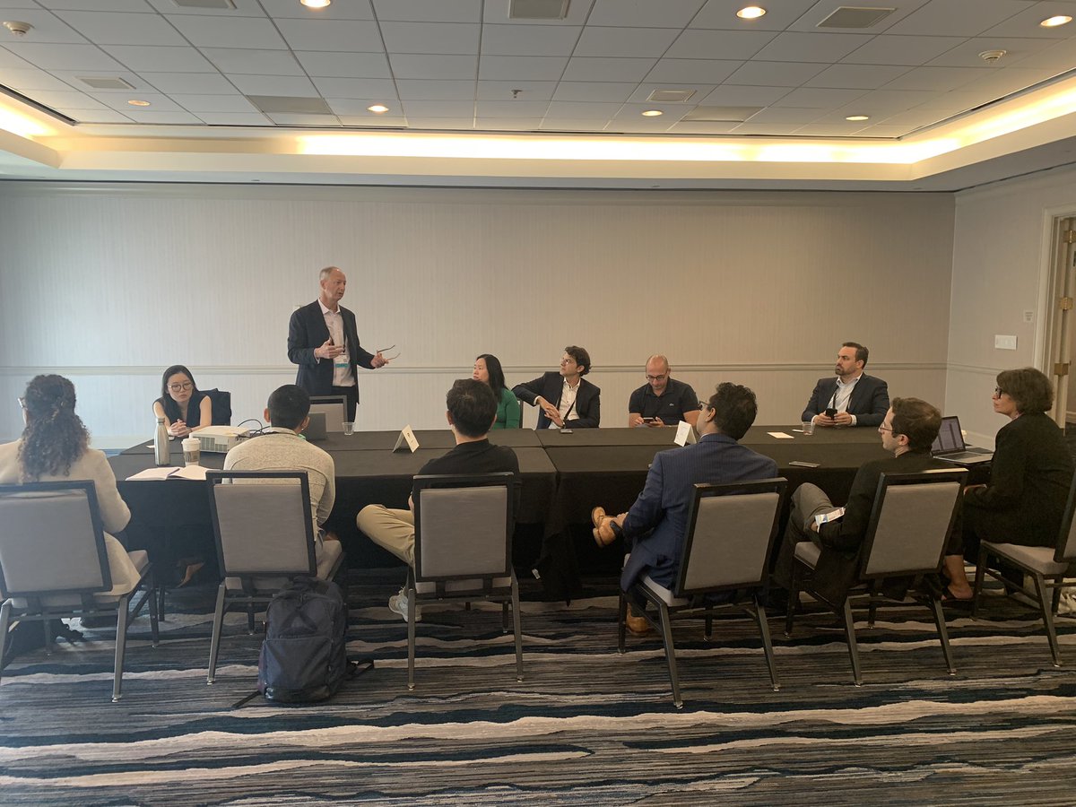 Great insights and future planning at the Single Port Robot Meeting <a href="/ASCRS_1/">ASCRS_1</a> #ASCRS22 <a href="/JohnMarksMD/">John Marks</a> <a href="/LIMR_/">رَ</a> <a href="/mainlinehealth/">Main Line Health</a>
