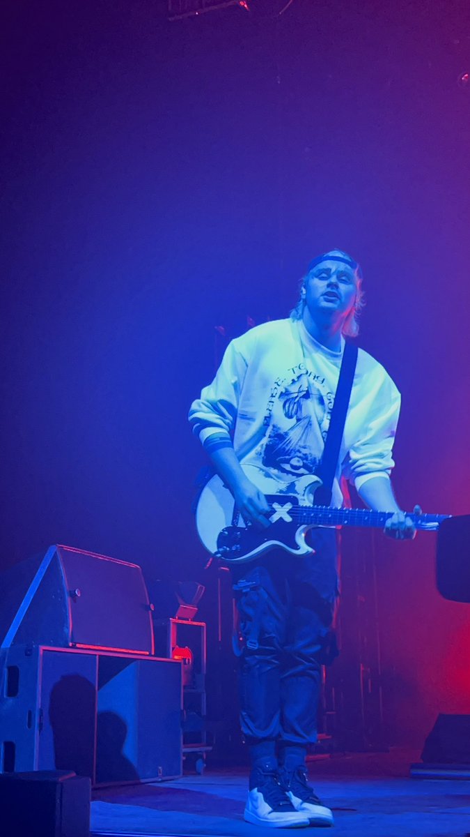 Michael on stage last night via aureumgarden! #TakeMyHandZurich
