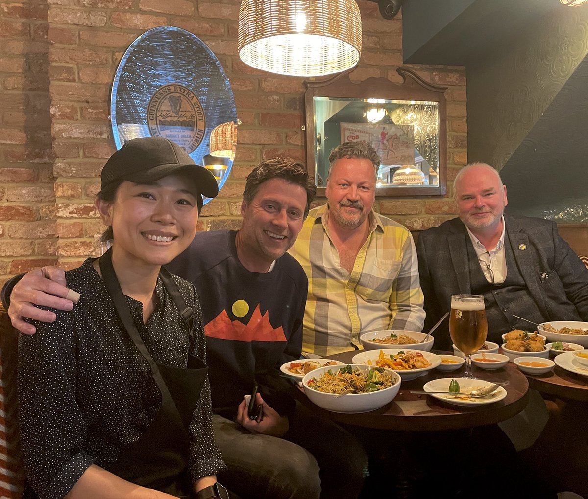 namoeat's tweet photo. A lovely visit @AndyLynes @PatrickMcGuigan @euanmac60 Thank you for coming โค๏ธโค๏ธ #brighton #thaifood #pubuk https://t.co/B5HY7u7sHW