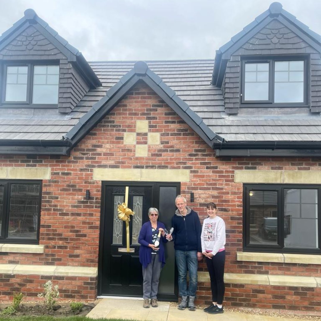 Create_HomesUK's tweet photo. 🎉 🔑 Congratulations to our latest purchasers at The Sandpipers in Longridge. We hope you love your new designer home and enjoy everything that this beautiful countryside setting offers!
#DesignerLiving #Longride #TheCadley #newbuildhome https://t.co/WcGj9IcBIa