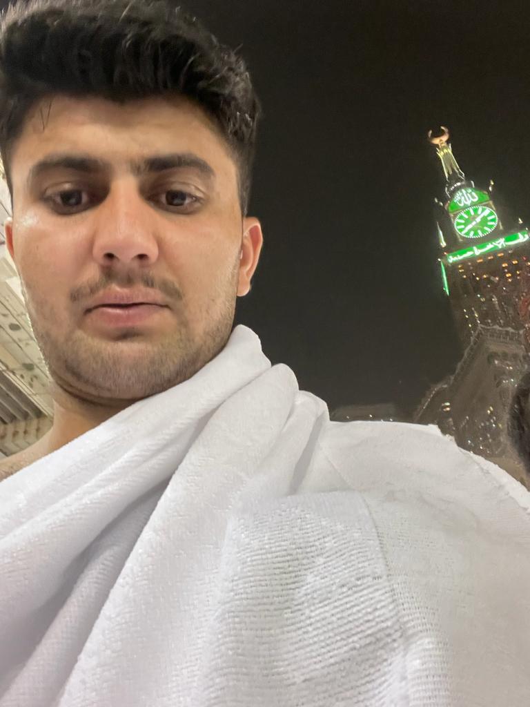tariqshareef497's tweet photo. جسے چاہا در پہ بلا لیا جسے چاہا اپنا بنا لیا۔۔۔
یہ بڑے کرم کے ہیں فیصلے یہ بڑے نصیب کی بات ہے۔۔۔❤️
اللہ پاک قبول فرمائے آمین ثم آمین یا رب العالمین ❤️ https://t.co/wcAGkz0vvQ