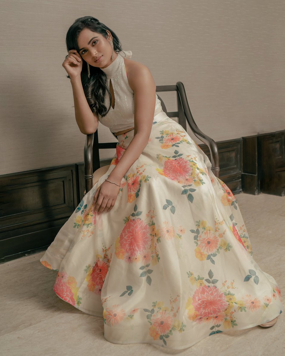Onlyhashtag1's tweet photo. Tuesday Vibes @iamramyapandian
#RamyaPandian #Ramya #ActressesDuniya #actresses #Thotta #MetGala #MetGala2022 #sessizistila #matura2022 #iKON #DontWorryDarling https://t.co/xG3mEFJ0Ea