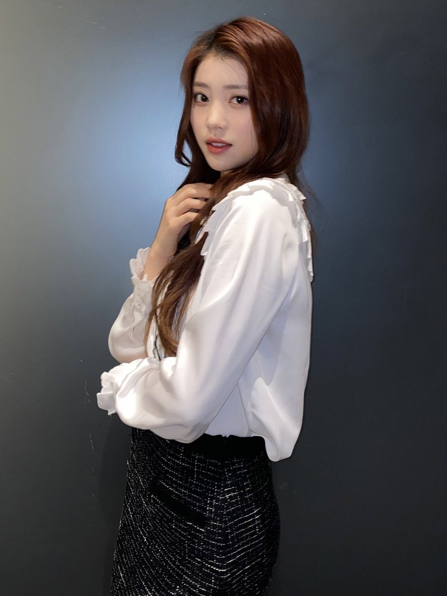 xiaotspace's tweet image. me when i own a rookie of the year award

#沈小婷 #션샤오팅 #XIAOTING