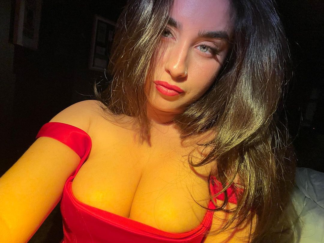 laurianathinker's tweet photo. we can talk about lauren jauregui and ariana grande's beauty for a second https://t.co/15wJU2qjR0