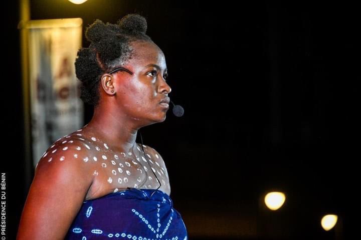 CulturesTradi's tweet photo. Le samedi 30 avril 2022, s’est tenue au sein du Palais de la Marina, la troisième nocturne de l’exposition « Art du Bénin, d’hier et d’aujourd’hui : de la restitution à la révélation. »

💚💛❤️
-
Source : Art du Bénin 
#expoartbenin #tourismeBenin #Team229 https://t.co/fMz6dUVVlk