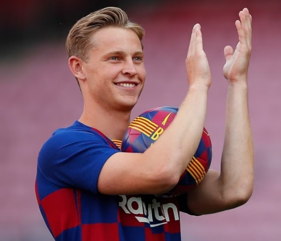 🔵🔴今話題になってる移籍噂のフレンキーデヨング。「FCバルセロナが今季の夏市場で売った場合、クラブはいずれ後悔すると思いますか？」
🔄後悔する
❤後悔しない
#FCBarcelona #フレンキーデヨング
#移籍情報