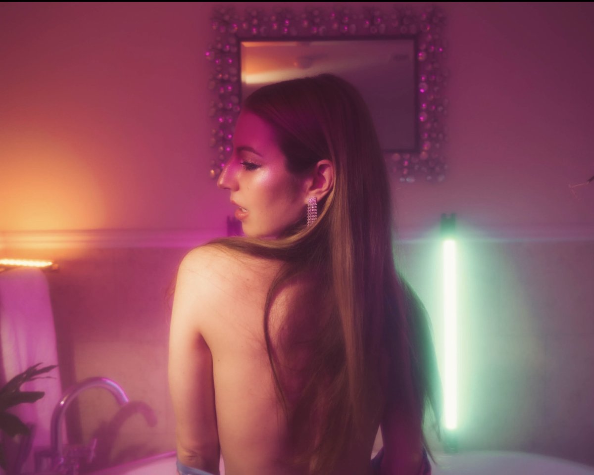FRESH DINGER: @ORImp3 - 'BACKDOOR'... therealding.com/post/ori-backd…