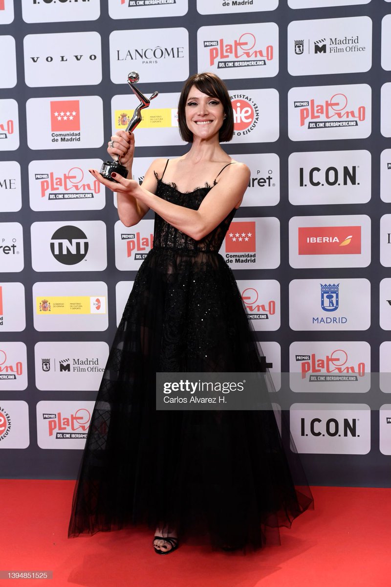luciadelriomgmt's tweet photo. #DanielaRamirez Premio Platino Mejor Actriz protagonista por la miniserie “Isabel” (Isabel Allende). Grandísima Enhorabuena !! ⭐️⭐️⭐️⭐️⭐️⭐️⭐️⭐️
@PremiosPLATINO
#premiosplatino2022
@IMC_MANAGEMENT
#luciadelriomanagement https://t.co/lNxDWayZN0