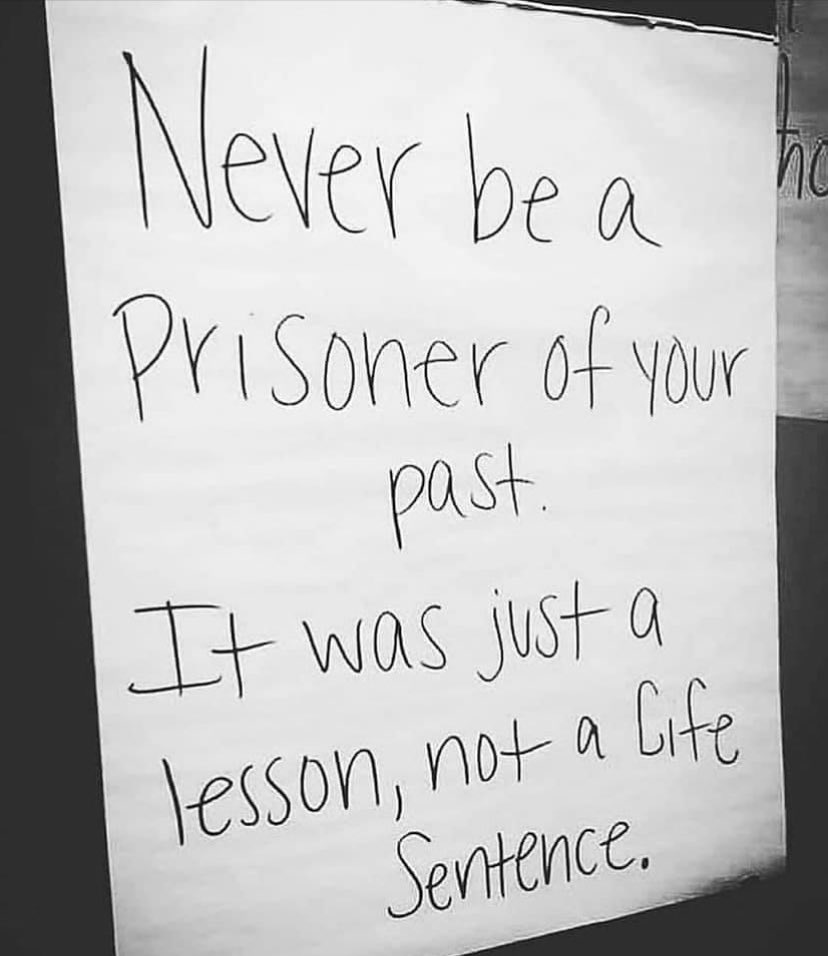 DrewMaddux's tweet image. Don't look back-you are not going that way! 🙏