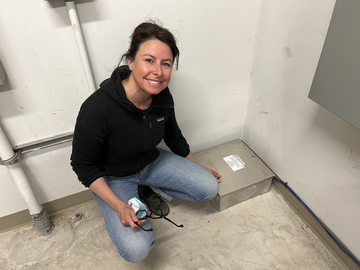 OttawaMorning's tweet image. What's shakin'? A new system that will give public a heads up before  the earth starts to moves underfoot. @HallieCBC takes a closer look at a new earthquake early warning system that's being installed in Ottawa this week, with Claire Perry in Cumberland.