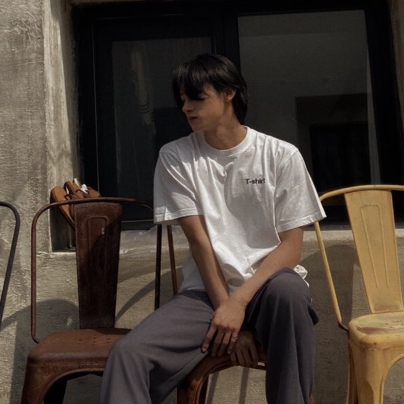intokyuns's tweet photo. changkyun:
- wouldn’t mind you sitting on his lap in the beginning 
- but later on his mind would be all over the place
- his lips would curve up into a smirk
- you glance back at him and he raises his eyebrows  
- you try to stand up but he pulls you back to his lap https://t.co/YEfzIr37Yg