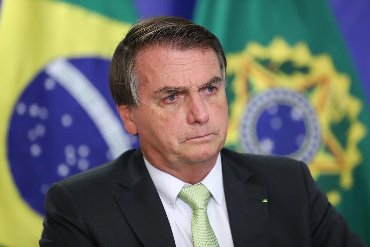 poptime's tweet photo. Mesmo com uma altíssima adesão nos 3 primeiros meses de 2022, total de adolescentes que fizeram seu t��tulo de eleitor esse ano é 30% menor que em 2018.

Falta apenas UM DIA para você poder tirar seu título de eleitor. https://t.co/p2gHdMJ4f1