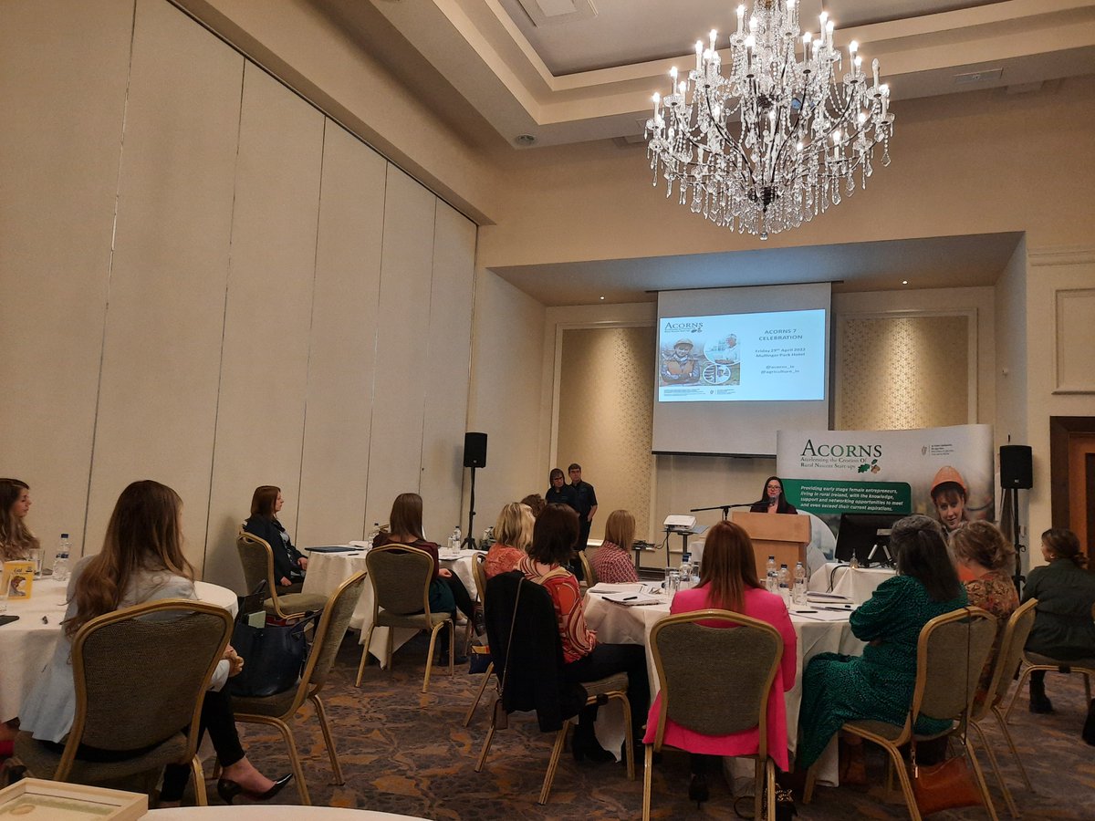 Imagine_lab_'s tweet photo. An amazing start to May, graduated from the @Acorns program in Mullingar. What a great few days spent with my lead @DDMcGlone and my fellow Acorns, Sarah Fitzpatrick, Claire Coughlan, Antoinette Moore, Sinead Smyth Artist, Rebecca Power and Lucianna Hare. https://t.co/rVESmDD2uq