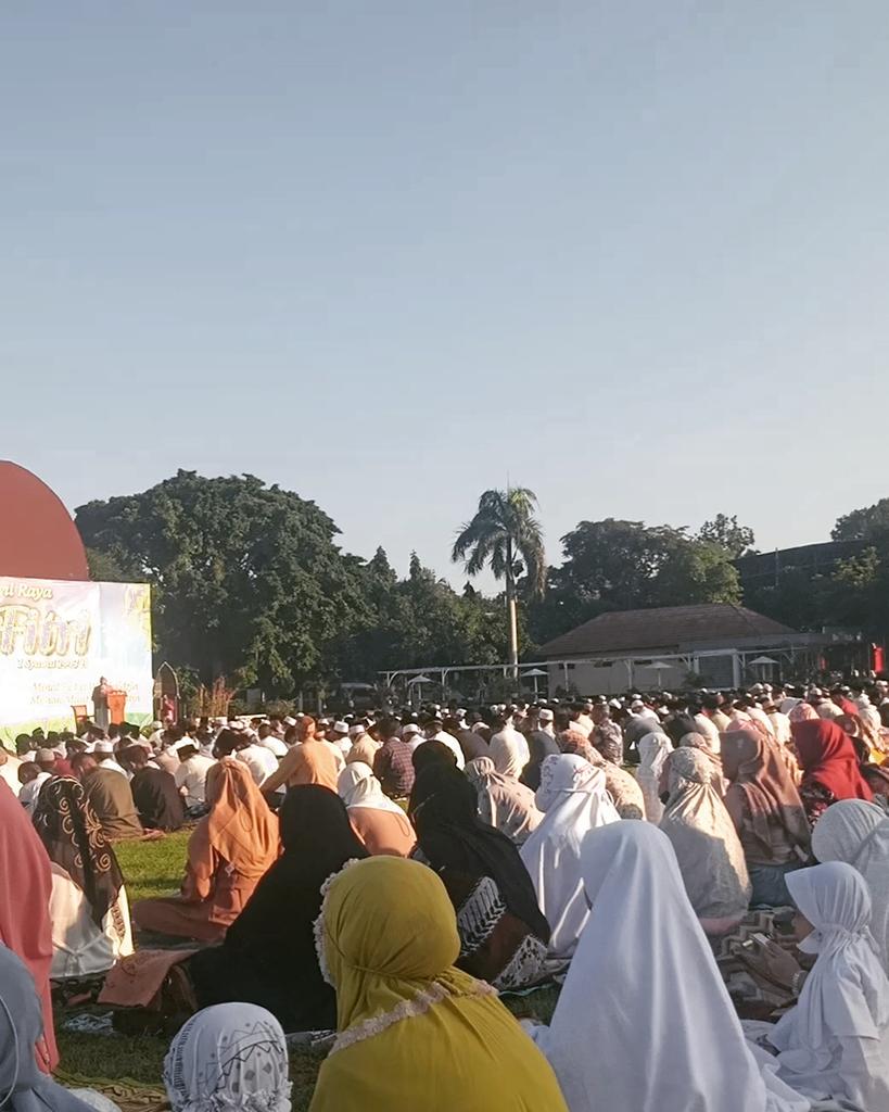 taqobbalallohu minna waminkum taqobbal yaa kariim....mohon maaf lahir bathin 🙏🏻🙏🏻