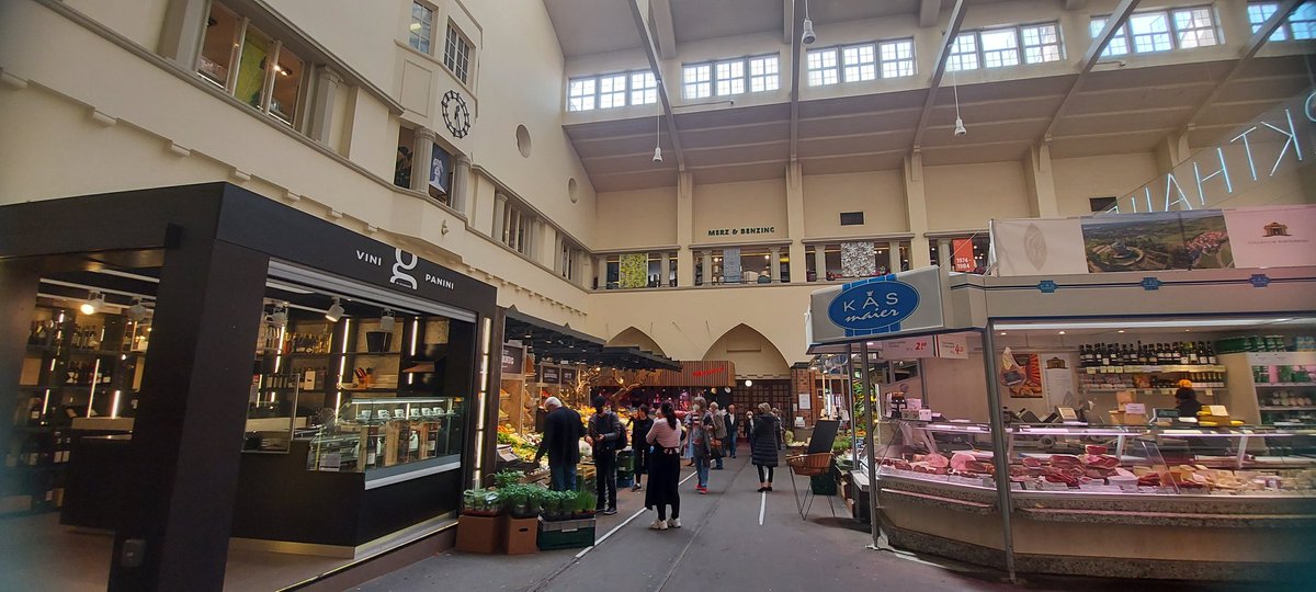 _Laurotah's tweet photo. algunas fotos del Mercado de Stuttgart y el mercadillo callejero #KA1EOIAlcalá #MiErasmus @alcalaidiomas https://t.co/xMBA3iGBeW