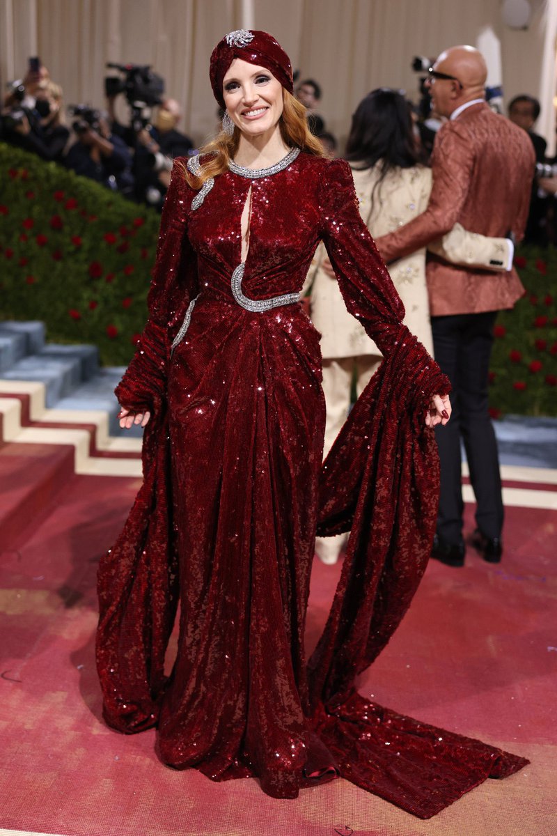 caroolht_'s tweet photo. mis favoritos de la met gala siempre son los que entienden el assignment 💋 https://t.co/He2oJo2aSZ