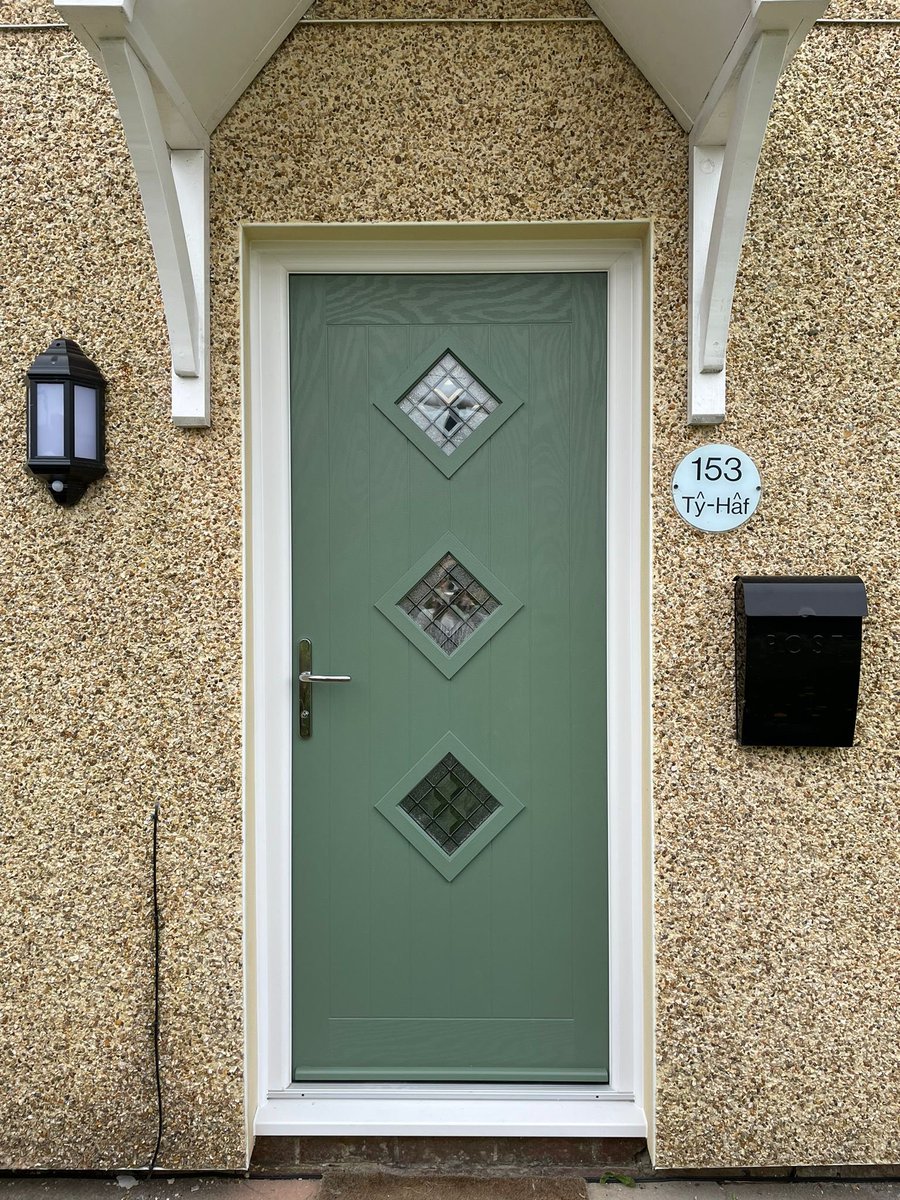 CelticWindows's tweet photo. With things well underway here at Celtic Upvc here’s one of last weeks composite door installations 😍 #HomeImprovement #Doors https://t.co/urC2X1SJ8w
