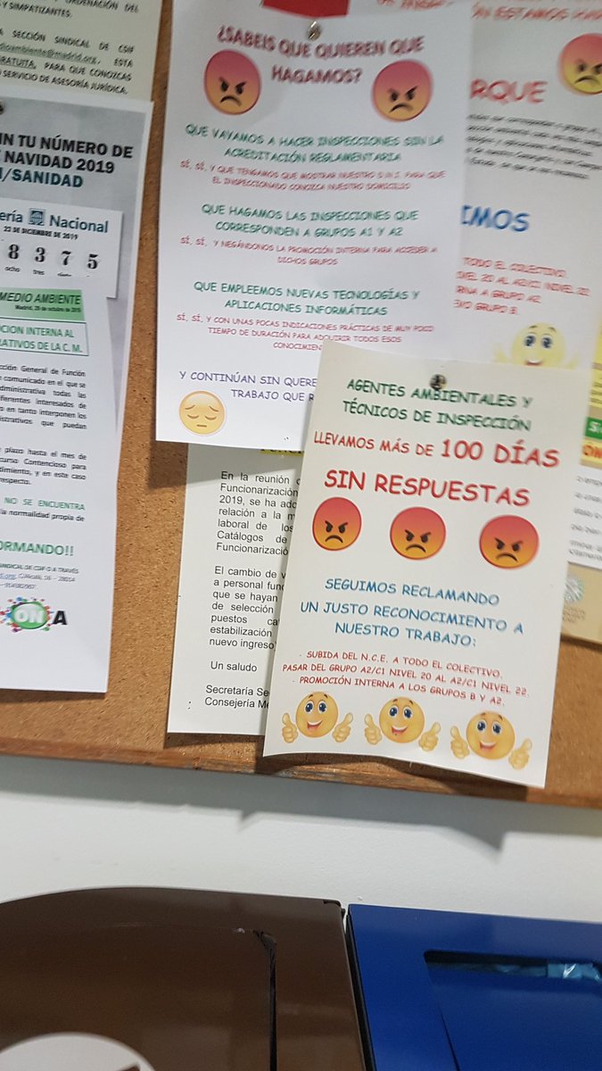 AsierNewman's tweet photo. @ComunidadMadrid @IdiazAyuso Esto no es LIBERTAD,tenemos q suplicar para no morir en nuestras propiedades

Oficinas como @UrbanismoMadrid tienen colas de 10años para completar licencias de reforma en propiedades peligrosas que son LEGALES y estan pagando impuestos

Mira las pancartas de tus #funcionarios https://t.co/BIfAgq8L9E