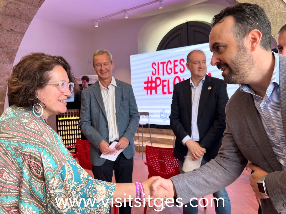 VisitSitges's tweet photo. Can Milà ha acollit la presentació del projecte Sitges #PelClima
Coca-Cola i Ecodes,  amb el Gremi d’Hostaleria de Sitges i el suport de la Regidoria de turisme de l’Ajuntament de Sitges, impulsen aquesta iniciativa que vol actuar contra el canvi climàtic.
https://t.co/947ZaPqPas https://t.co/ursyik7wt2