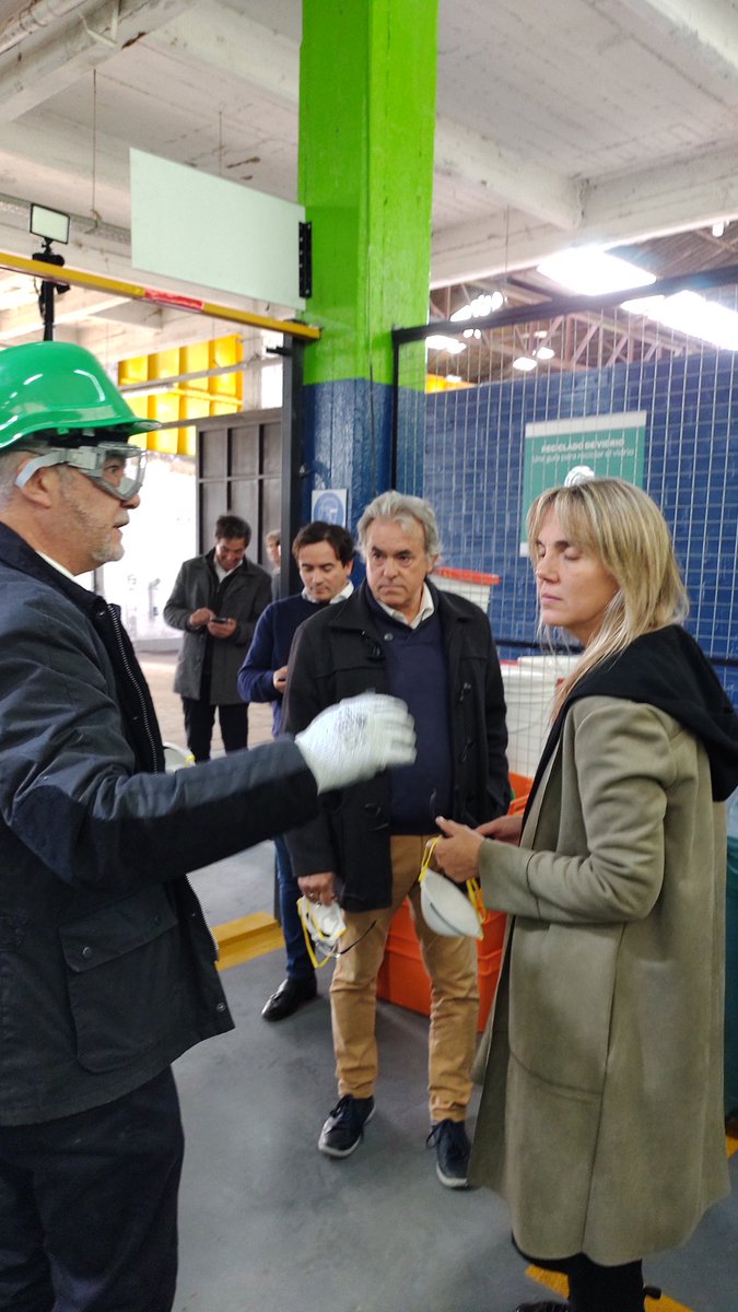 Hoy junto a <a href="/gladys_gonzalez/">Gladys Gonzalez</a> <a href="/GribaudoC/">Christian Gribaudo</a> <a href="/leandrojmartin/">Leandro Martin</a> recorrimos la Planta Recicladora de Residuos de San Isidro. Gran trabajo de <a href="/reciqlo/">Reciqlo Latam</a>  y de todos los vecinos por el cuidado de nuestro ambiente!