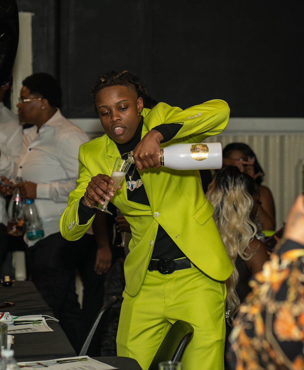 _itswavvy's tweet photo. Since I forgot to post on here Happy Slime Day to me 🤞🏾💚🐍 #slattt #April28th #taurusszn #RIPtheFam 💜 https://t.co/acTkpj2WUx