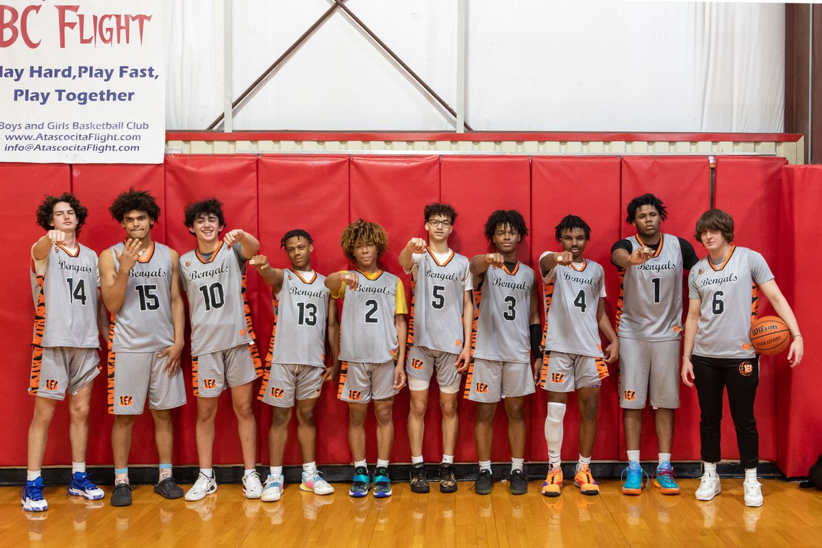 TFWBengals2022-2023 (@tfwbengals2023) on Twitter photo Houston Classic Champs, 17U. Bengals went 5-0 overall. Comeback win in the championship game. 18 pts down & clutch shots & defense to win at the end. True team effort! <a href="/_calebedwards/">Caleb Edwards</a> <a href="/AJ_Stephens3/">AJ Stephens</a> @MerekSoriano <a href="/coan_handy/">coan handy</a> @Ianbayombo2 <a href="/jreece223/">jordan reece</a> @toine8kfrmva <a href="/adendominguez/">Aden Dominguez</a> Houston Classic Champs, 17U. Bengals went 5-0 overall. Comeback win in the championship game. 18 pts down & clutch shots & defense to win at the end. True team effort! <a href="/_calebedwards/">Caleb Edwards</a> <a href="/AJ_Stephens3/">AJ Stephens</a> @MerekSoriano <a href="/coan_handy/">coan handy</a> @Ianbayombo2 <a href="/jreece223/">jordan reece</a> @toine8kfrmva <a href="/adendominguez/">Aden Dominguez</a>
