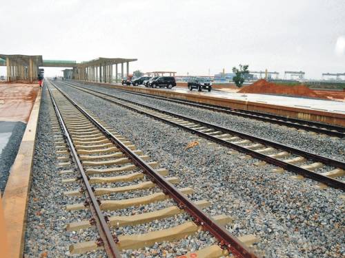 SaharaReporters's tweet photo. Nigerian Police Arrest Army Personnel, 13 Others For Vandalising Rail Tracks | Sahara Reporters https://t.co/IeZAPrFau6 https://t.co/yRNo0Y9iCu