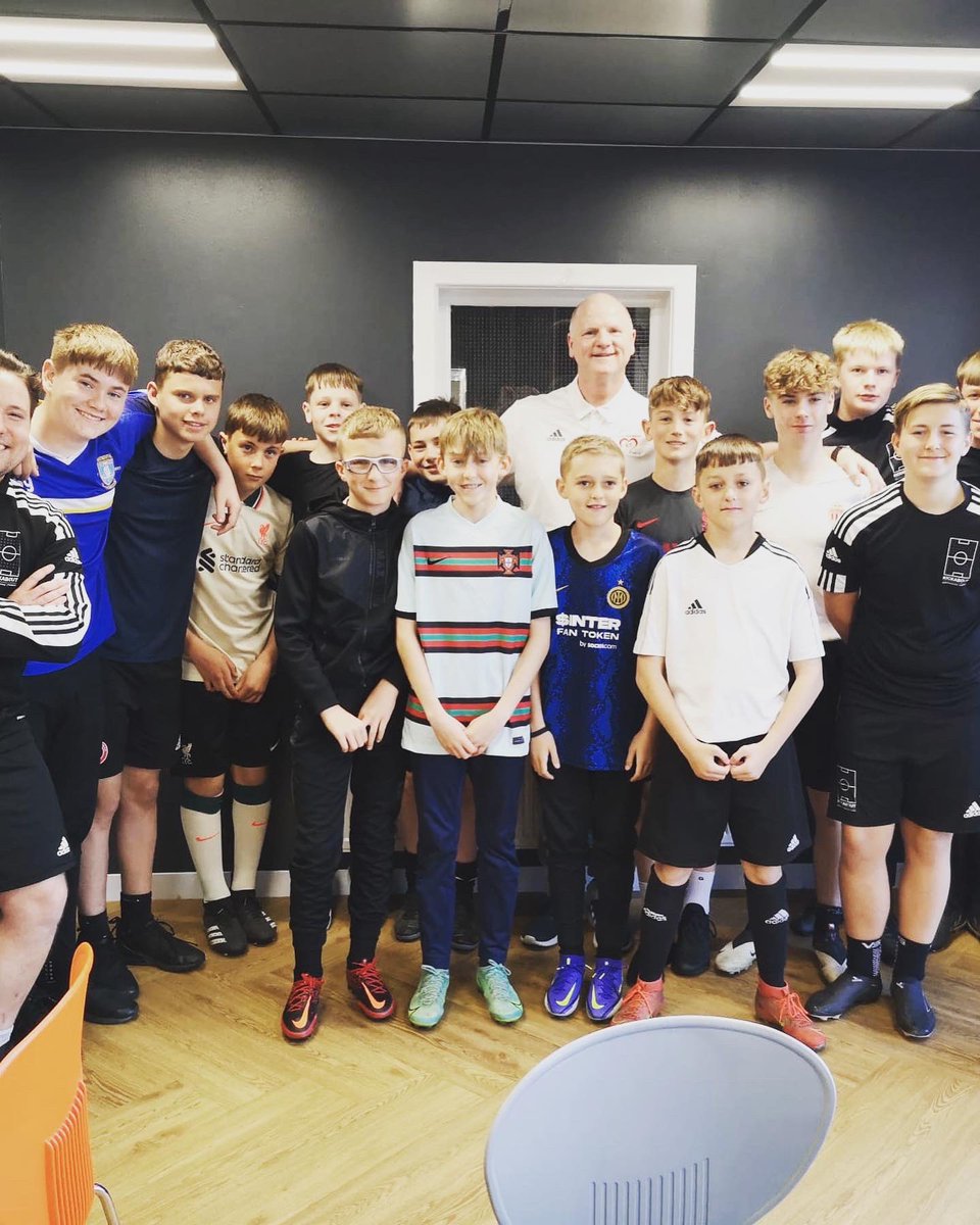 Kickabout_FC's tweet photo. Thanks to coach Patrick Touhey for heading down to the centre last week and delivering workshops with our U13, U14 &amp; U15 academy teams. 

The lads and coaches took a lot from the session. We hope you enjoyed your time in the steel city. Thanks again for flying over Coach 🇺🇸⚽️🙌 https://t.co/LdZi90R3FL