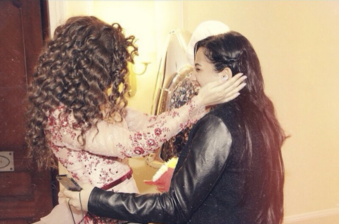 MaryomaaFares's tweet photo. @myriamfares كل سنة هفضل اقول انه.. "حبك هو اسلوب حياة💜 فا انتِ سر سعادتي🤍 كل عام وانتِ بقلبي!" 🎈 i love you endlessly. 🎉🎉 https://t.co/8FwvWKGT6k