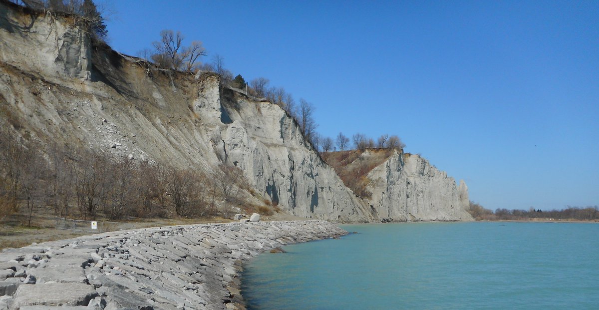 There’s a slow start of spring in Toronto but we can almost see the first soft signs of colour appear along the Scarborough Bluffs by Lake Ontario.