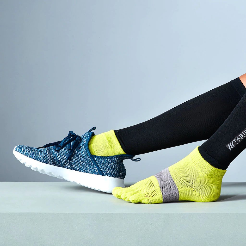 tabio_usa's tweet photo. Those socks are the Best-Selling Running Socks in Japan!
#tabio_sport #bestsocks #socksandsneakers #runningsocks #runspiration #runninggear #runnersworldmag #runningworld #hikingsocks #hikingessentials #gymsocks #overheardla https://t.co/QGpTUKoLqR