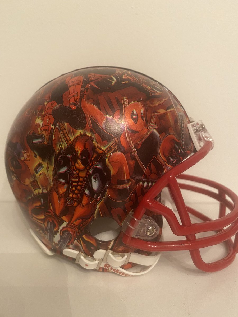 flipyourlidsuk's tweet photo. Super hero hydro dipped mini helmets we’ve recently created https://t.co/DwLRFPTbhp