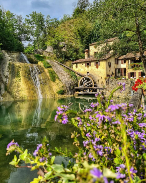 TurismoVeneto's tweet photo. A #Refrontolo troverai un angolo che incanta tutti, uno dei luoghi più instagrammabili della provincia di Treviso: è il #MolinettodellaCroda
😍 https://t.co/H57ISr8nDJ
#VisitVeneto
📸 IG valentinabrazzoli https://t.co/hTJl75rtOP