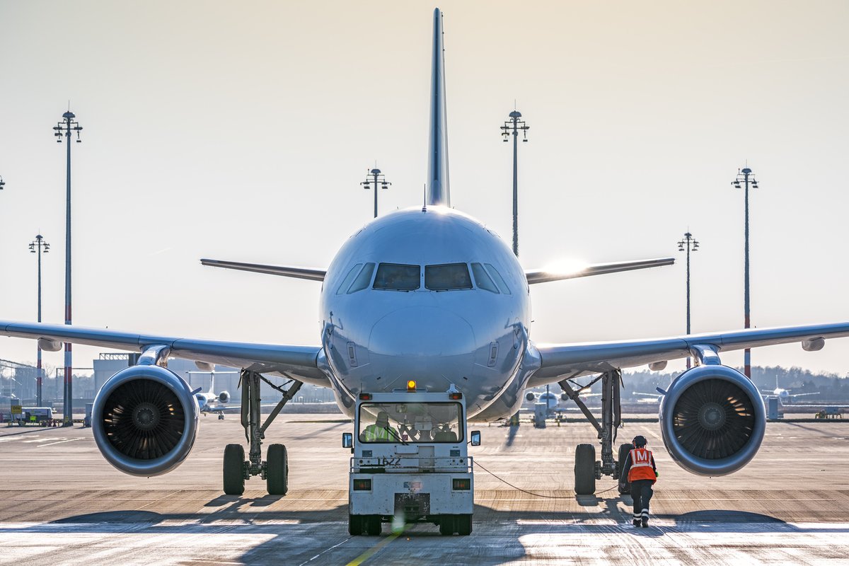 berlinairport's tweet photo. For #dayofthesun we ask you: Where do you like to lie in the 🌞 ?
Whether Alicante, Bodrum, Kefalonia, Montpellier or Zadar: Fly from #BER 🛫 to your favourite place! #BERconnects https://t.co/Bxw8iNPrto