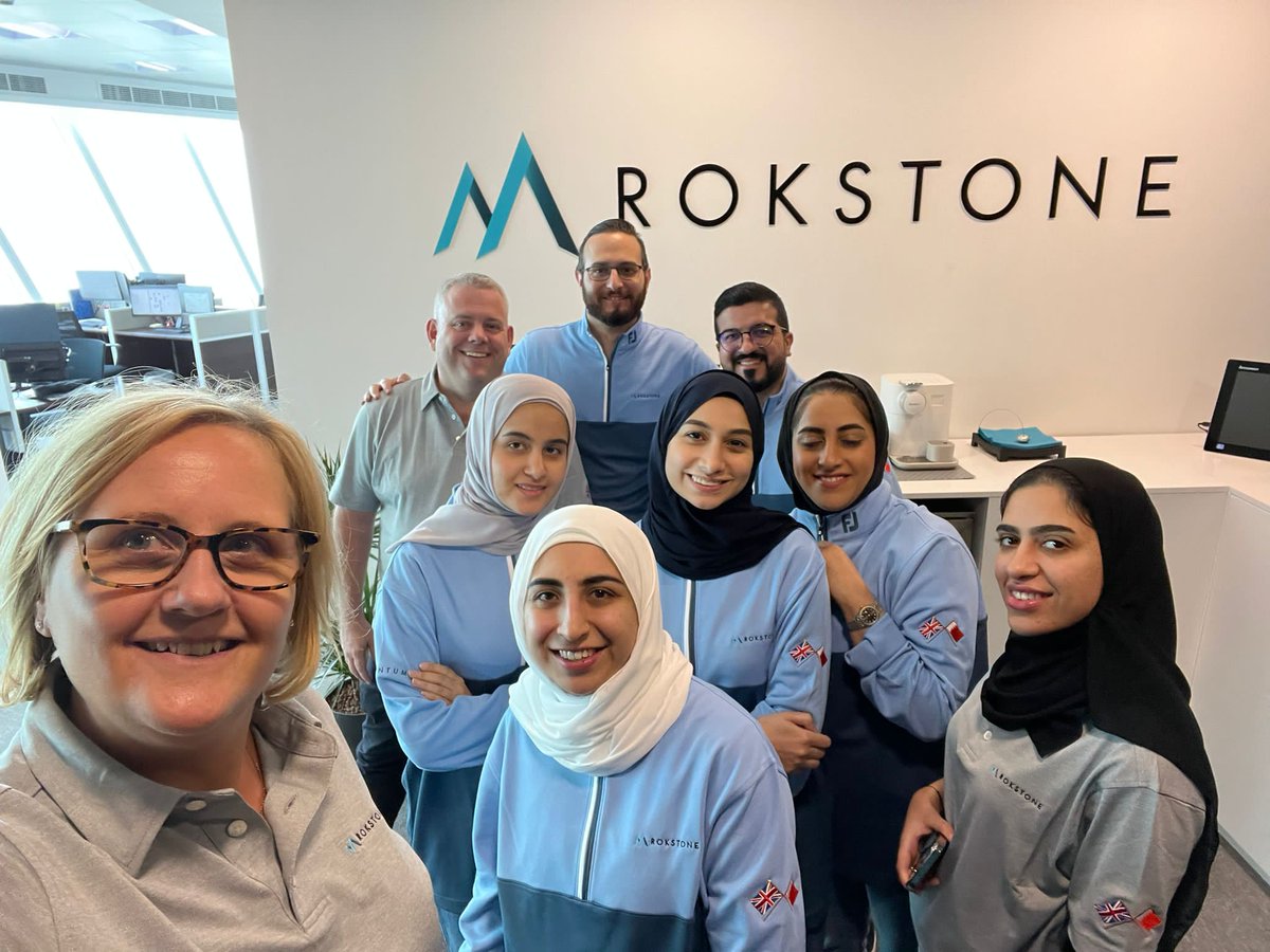 Rokstoneuw's tweet photo. From London to Bahrain, you’ll find Rokstone all over the globe!

Our Bahrain-based Aviation team proudly sported their new Rokstone-branded gear after picking it up on a recent trip to our London head office.

#RokstoneFamily #Bahrain #London #LondonMarket #Aviation https://t.co/N6Gh7hPHD1