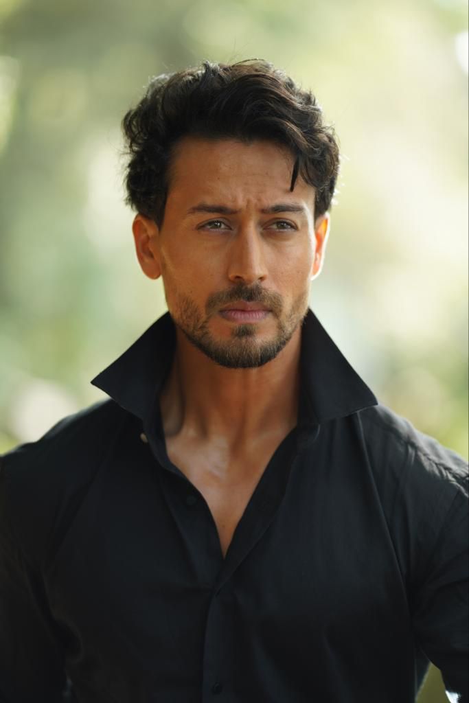 . @iTIGERSHROFF is working hard day and night for his upcoming line-up of action films! Are you ready to be stunned with the Star’s mass appeal?