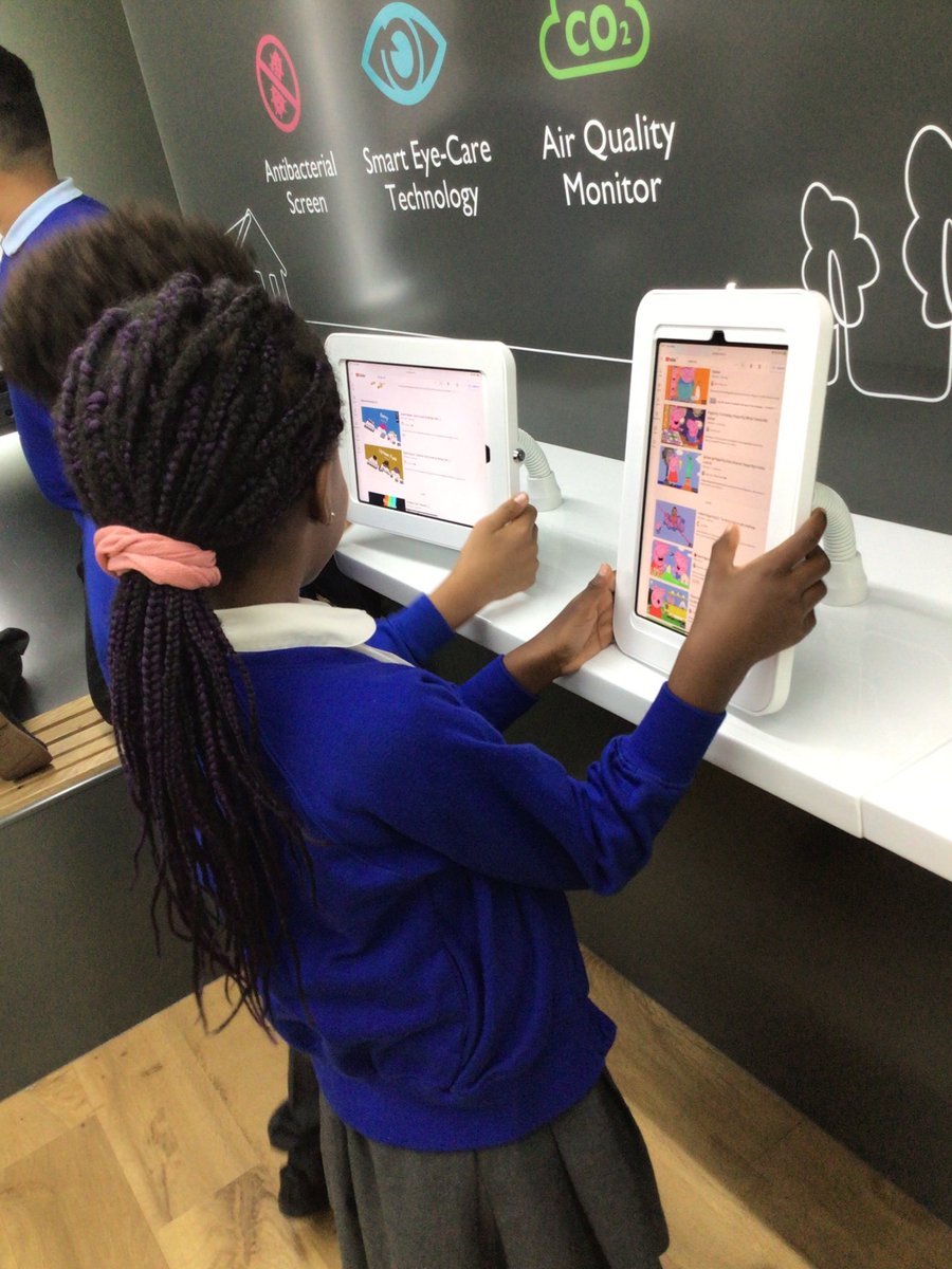 AshwoodYear3's tweet photo. Today we loved spending time on the BenQ bus and getting the opportunity to learn about the technology onboard! #benq #technology #satrust #dreamers https://t.co/LTI0WA8FYB